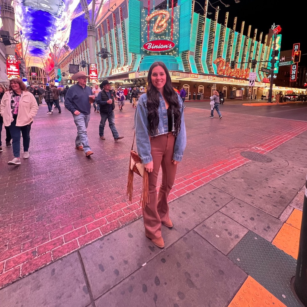 Meet your Posher, Kayla